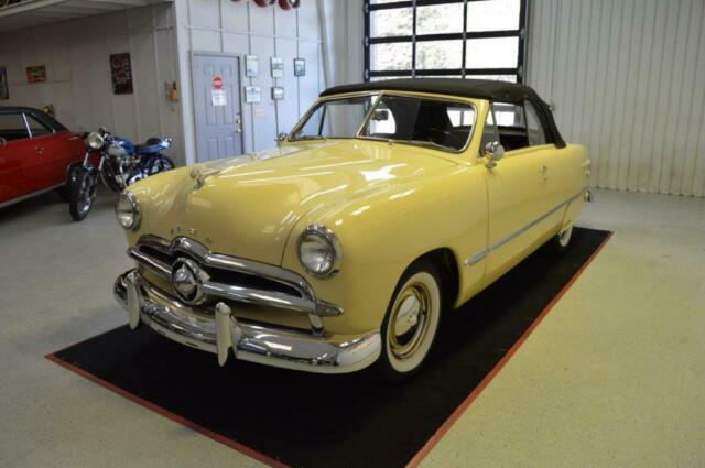 Ford Convertible 1949 image number 2