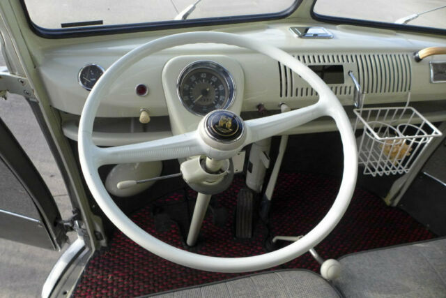 Volkswagen Samba 1964 image number 17