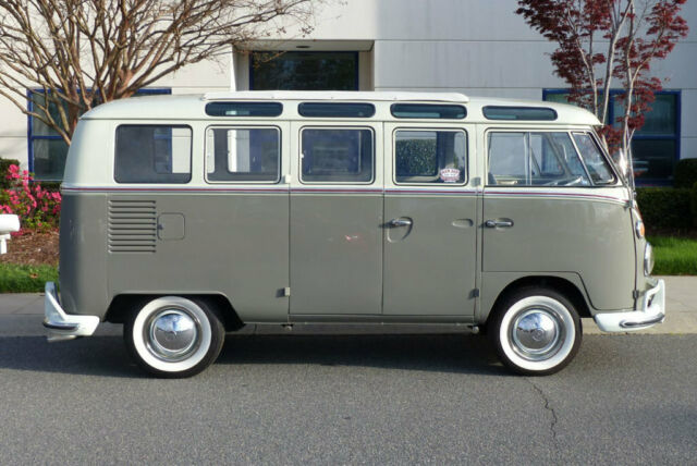 Volkswagen Samba 1964 image number 31