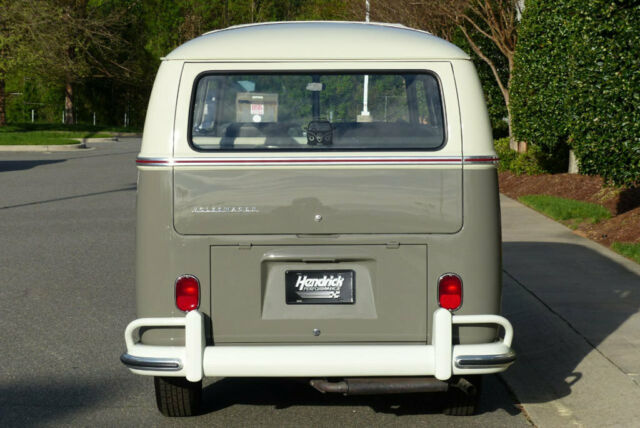 Volkswagen Samba 1964 image number 4