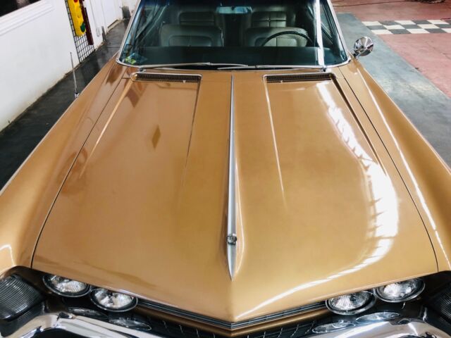 Buick Riviera 1964 image number 4