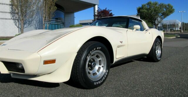 Chevrolet Corvette 1979 image number 19