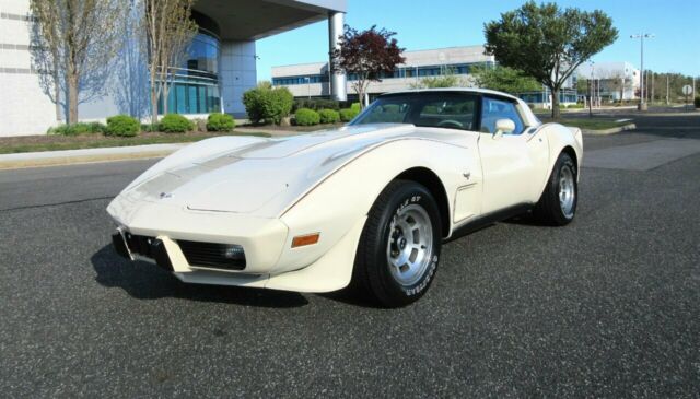 Chevrolet Corvette 1979 image number 2