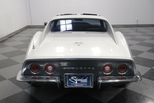 Chevrolet Corvette 1971 image number 11