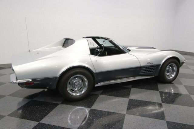 Chevrolet Corvette 1971 image number 14