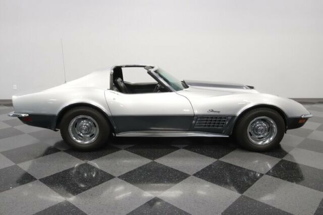 Chevrolet Corvette 1971 image number 15