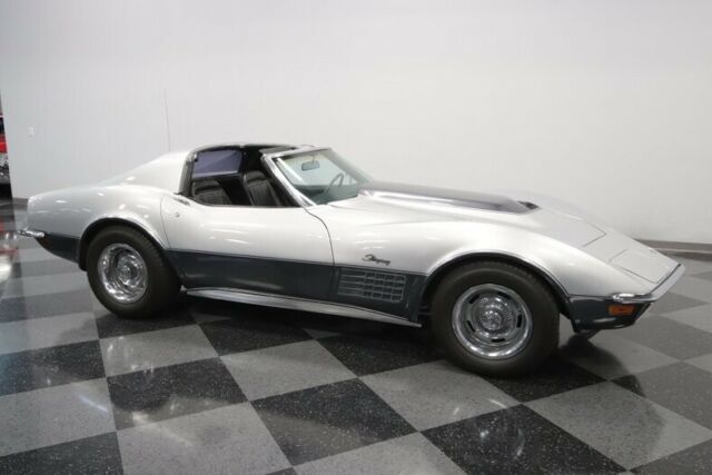 Chevrolet Corvette 1971 image number 16