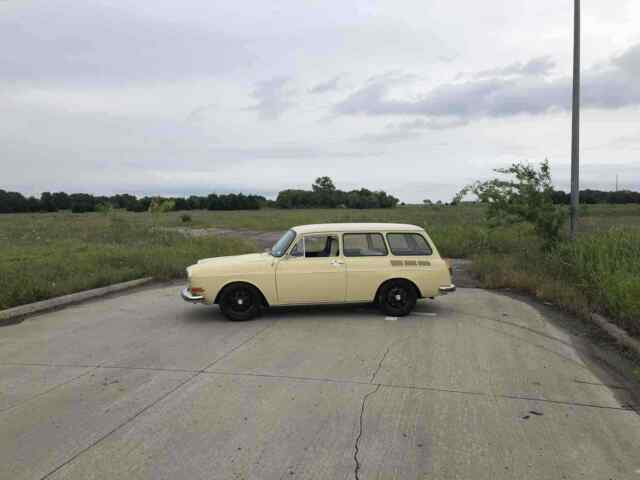 Volkswagen Squareback 1971 image number 11