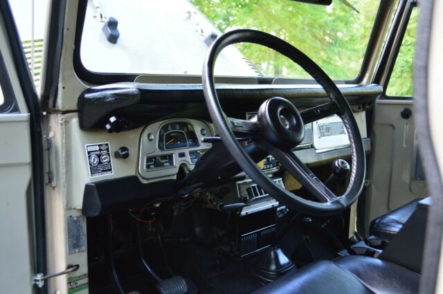 Toyota Land Cruiser 1974 image number 19