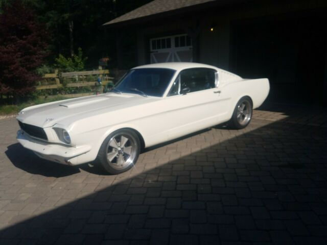 Ford Mustang 1965 image number 0