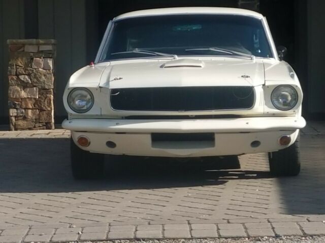 Ford Mustang 1965 image number 2