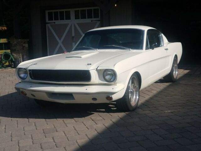 Ford Mustang 1965 image number 25