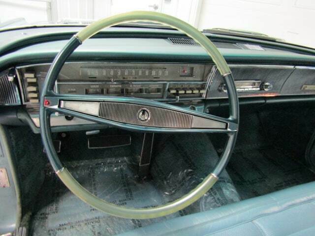 Chrysler Imperial 1964 image number 17