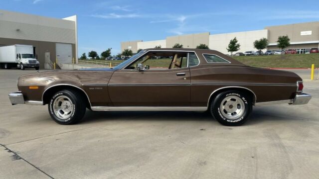 Ford Torino 1974 image number 2