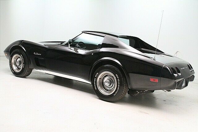 Chevrolet Corvette 1975 image number 1