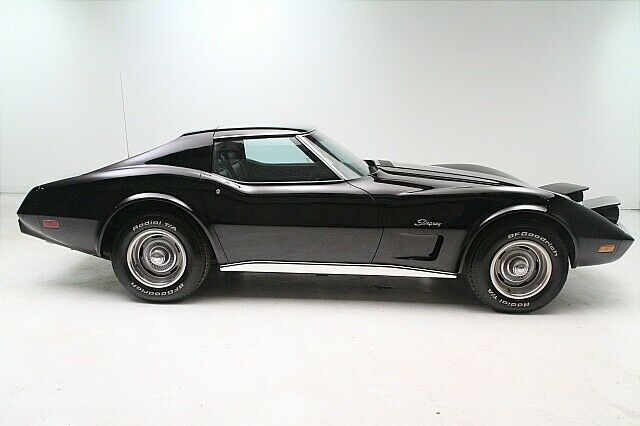 Chevrolet Corvette 1975 image number 2