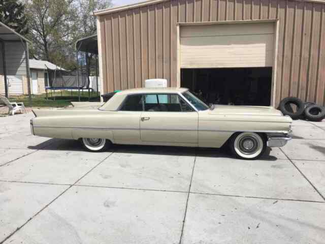 Cadillac Coupe Deville 1963 image number 33