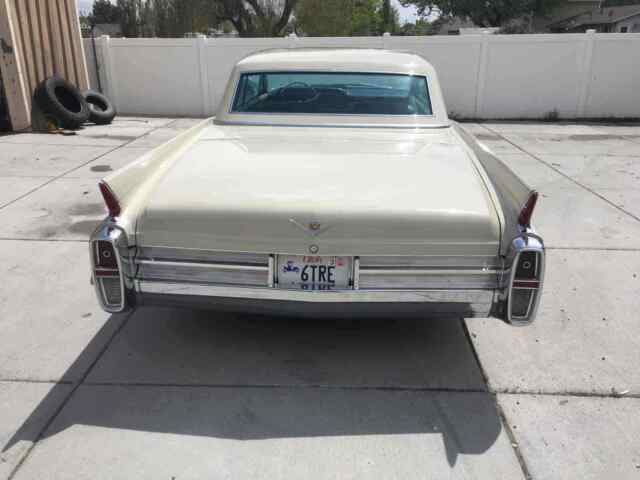 Cadillac Coupe Deville 1963 image number 8