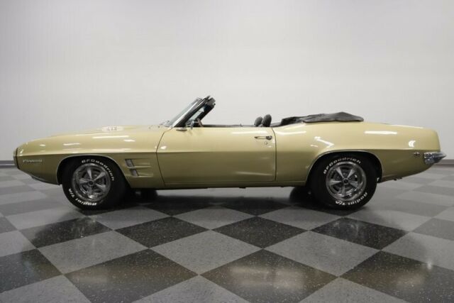 Pontiac Firebird 1969 image number 2