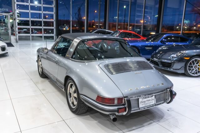 Porsche 911 1971 image number 19