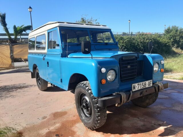 Land Rover Defender 1974 image number 0