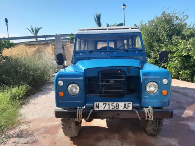 Land Rover Defender 1974 image number 1