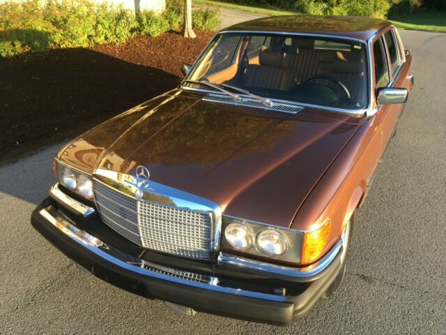 Mercedes-Benz 400-Series 1977 image number 2