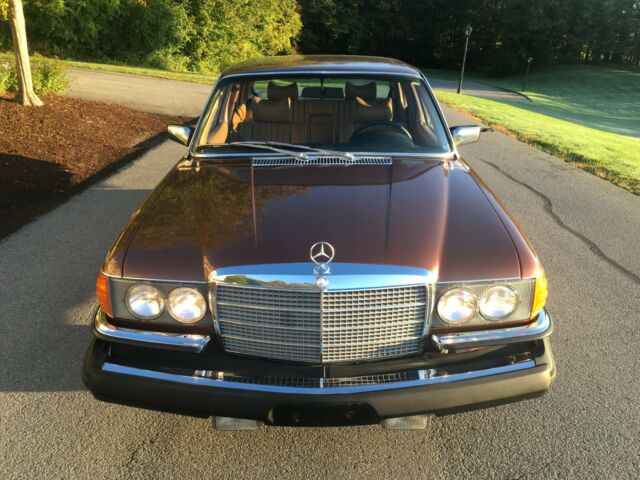 Mercedes-Benz 400-Series 1977 image number 27