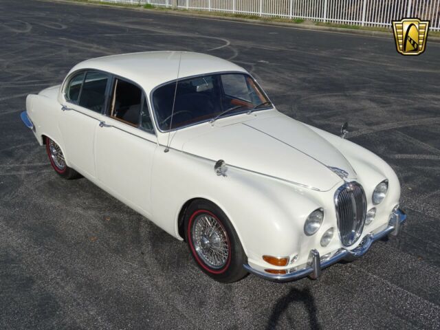 Jaguar S-Type 1967 image number 23