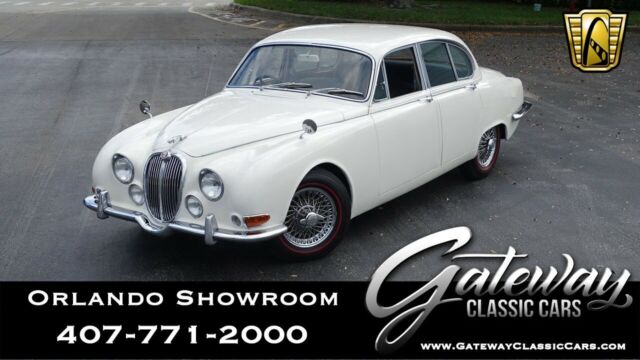 Jaguar S-Type 1967 image number 24