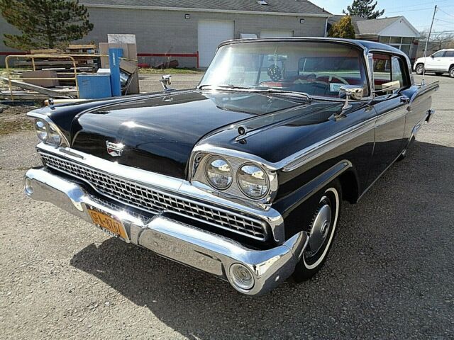 Ford Galaxie 1959 image number 0