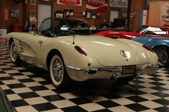 Chevrolet Corvette 1959 image number 16