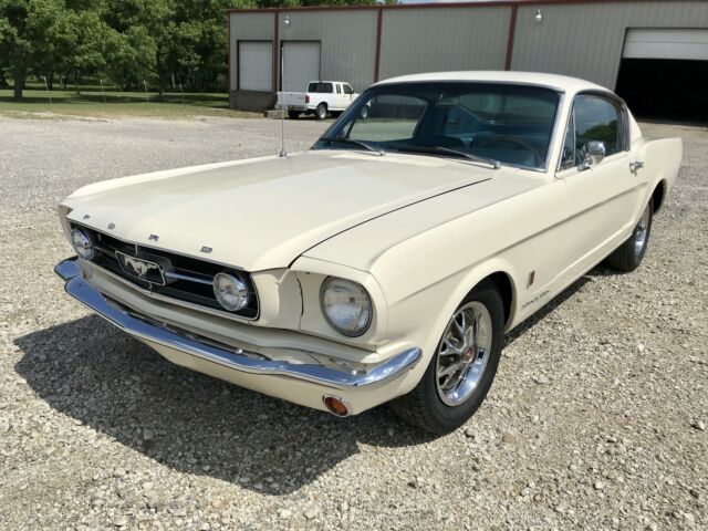 Ford Mustang 1965 image number 0