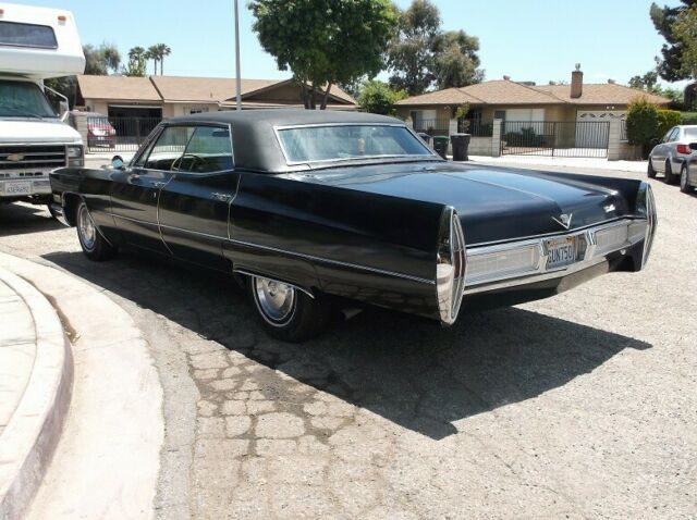 Cadillac DeVille 1967 image number 1