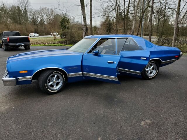 Ford Gran Torino Sedan 1973 image number 1