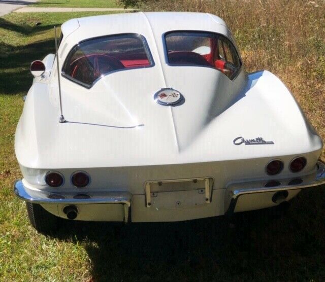 Chevrolet Corvette 1963 image number 20