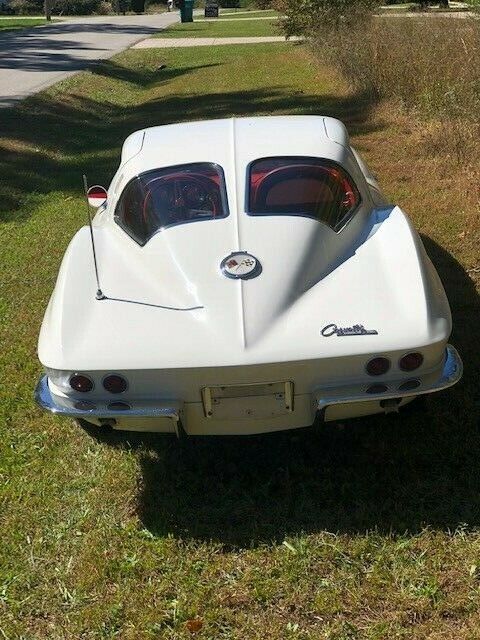 Chevrolet Corvette 1963 image number 32