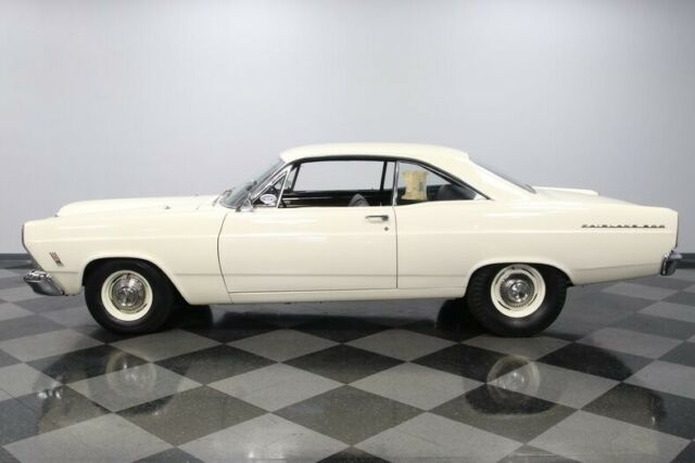 Ford Fairlane 1966 image number 2