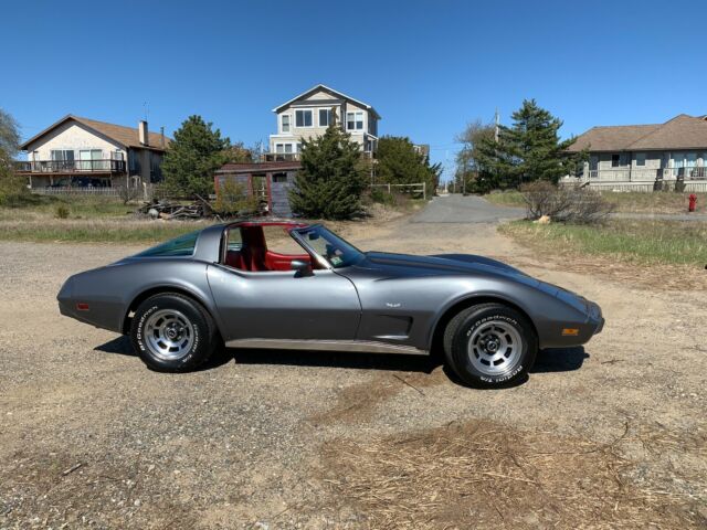 Chevrolet Corvette 1979 image number 1