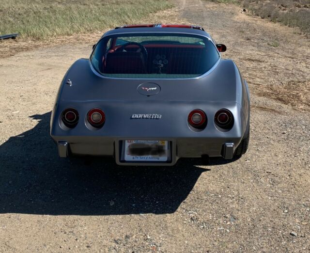 Chevrolet Corvette 1979 image number 27