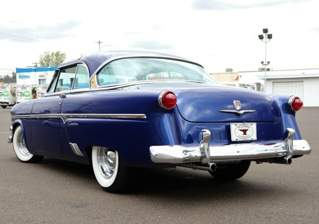 Ford Crestline 1954 image number 8