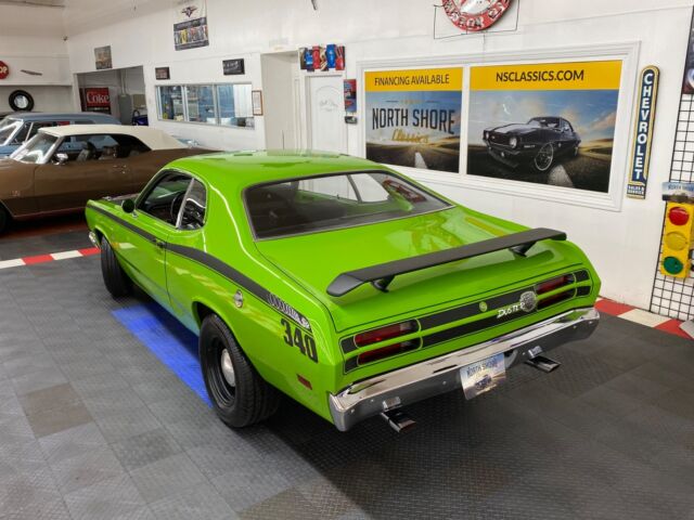 Plymouth Duster 1970 image number 2