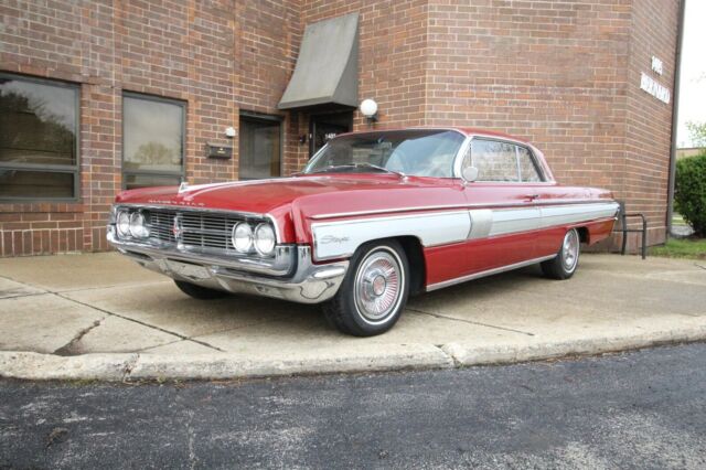 Oldsmobile Starfire 1962 image number 0