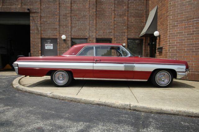 Oldsmobile Starfire 1962 image number 30