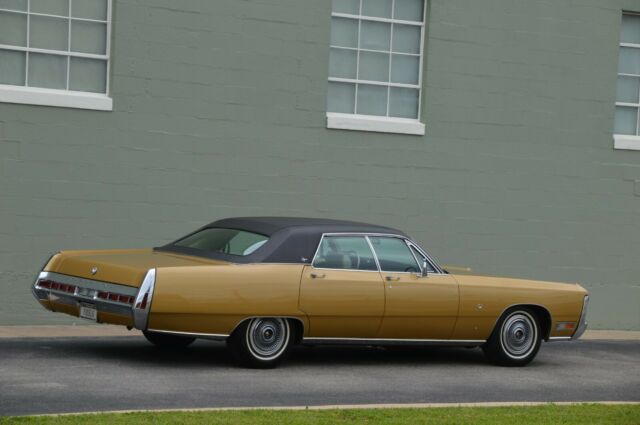 Chrysler Imperial 1970 image number 16