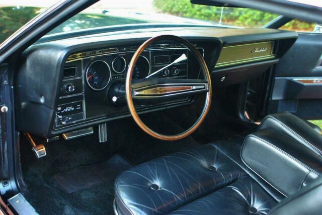 Ford Thunderbird 1973 image number 2