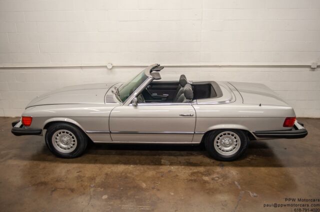 Mercedes-Benz SL-Class 1974 image number 3