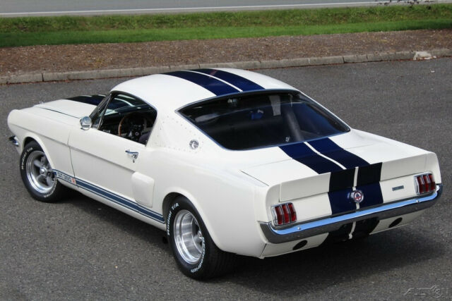 Ford Mustang 1965 image number 10