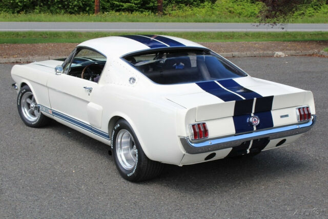 Ford Mustang 1965 image number 11