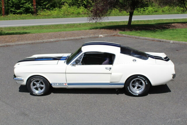 Ford Mustang 1965 image number 17